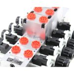 Global Supply: 5 Spool Electric Proportional Sectional Directional Valves 10.5 GPM DCV56 5