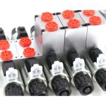 Global Supply: 5 Spool Electric Proportional Sectional Directional Valves 10.5 GPM DCV56 6